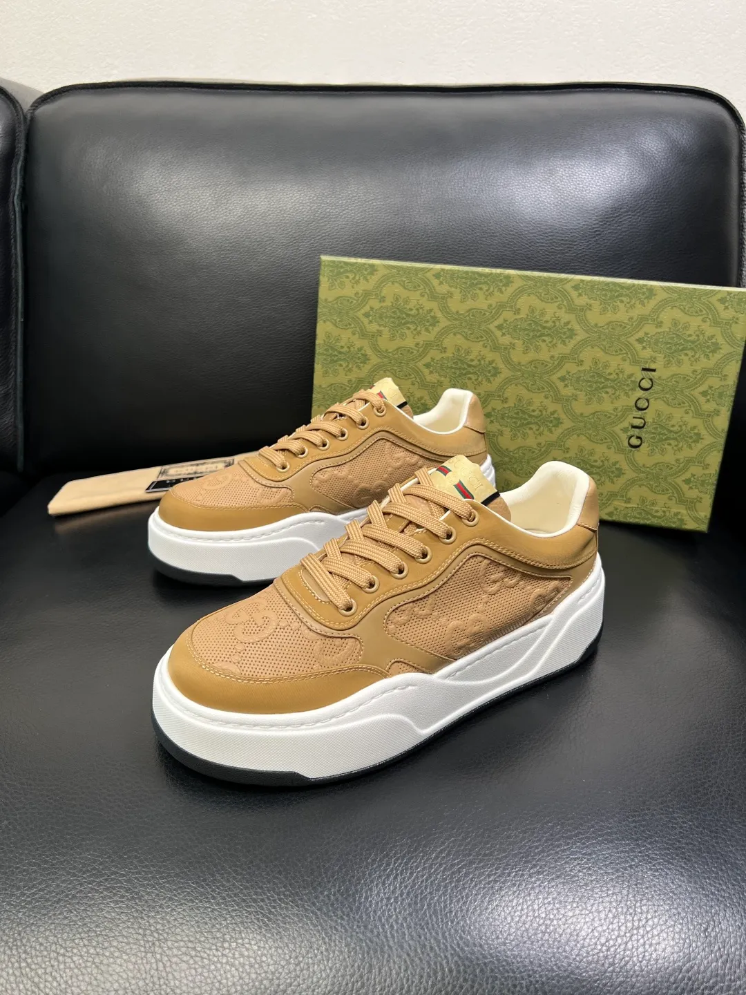 Men's shoes 💰840 Gucci high quality top crafts Gucci counter new original factory configuration, imported cowhide fabric from Italy, imported cowhide lining, breathable and comfortable, sole: original factory special supply original sole super comfortable, original factory and single goods, welcome to compare, code number 38-44 (customized 45 46)
